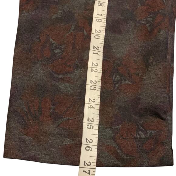 NWT Chico's Pants Women 3.5 (18) Slimming Ponte Cape Cod Floral Graphite Gray - Picture 9 of 9